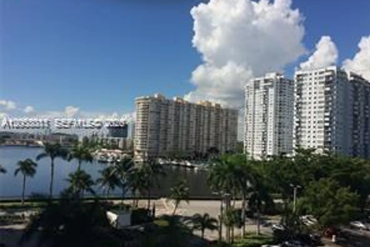 2801 NE 183rd St #603W, Aventura: photo 1 of 11