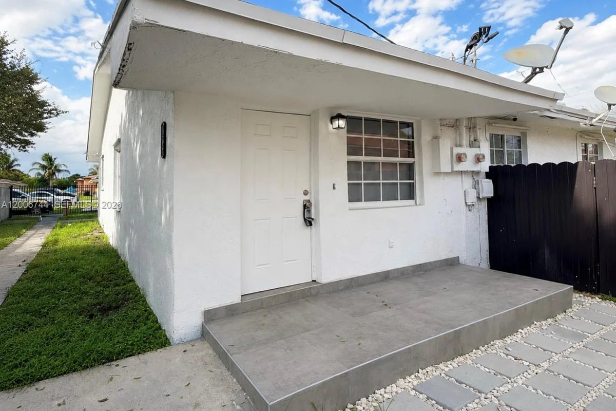 15741 NW 40th Ct #B, Miami Gardens: photo 1 of 13