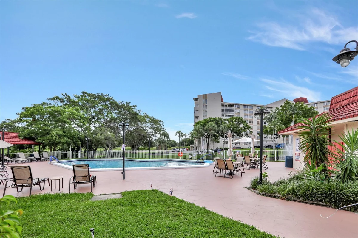 6921 Environ Blvd #6o, Lauderhill: photo 1 of 27