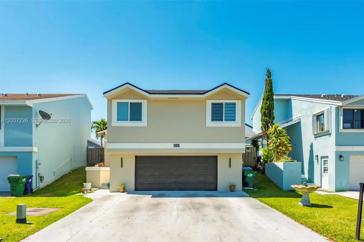 10048 SW 221st St, Cutler Bay: photo 1 of 32