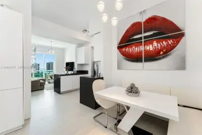 1723 SW 2nd Ave #PH2, Miami: photo 1 of 18