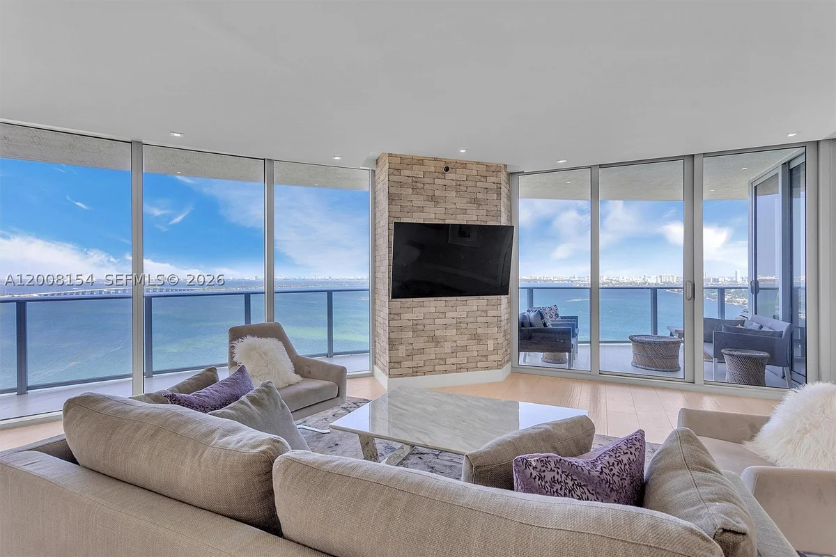 488 NE 18th St #2315, Miami: photo 1 of 28