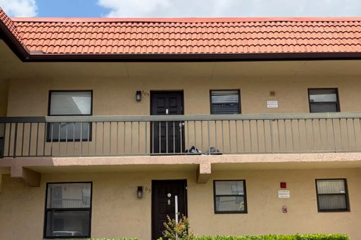 21906 Lake Forest Cir #205, Boca Raton: photo 1 of 10