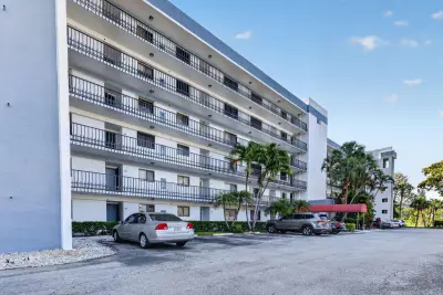 7770 Tahiti Ln #102, Lake Worth: photo 1 of 32