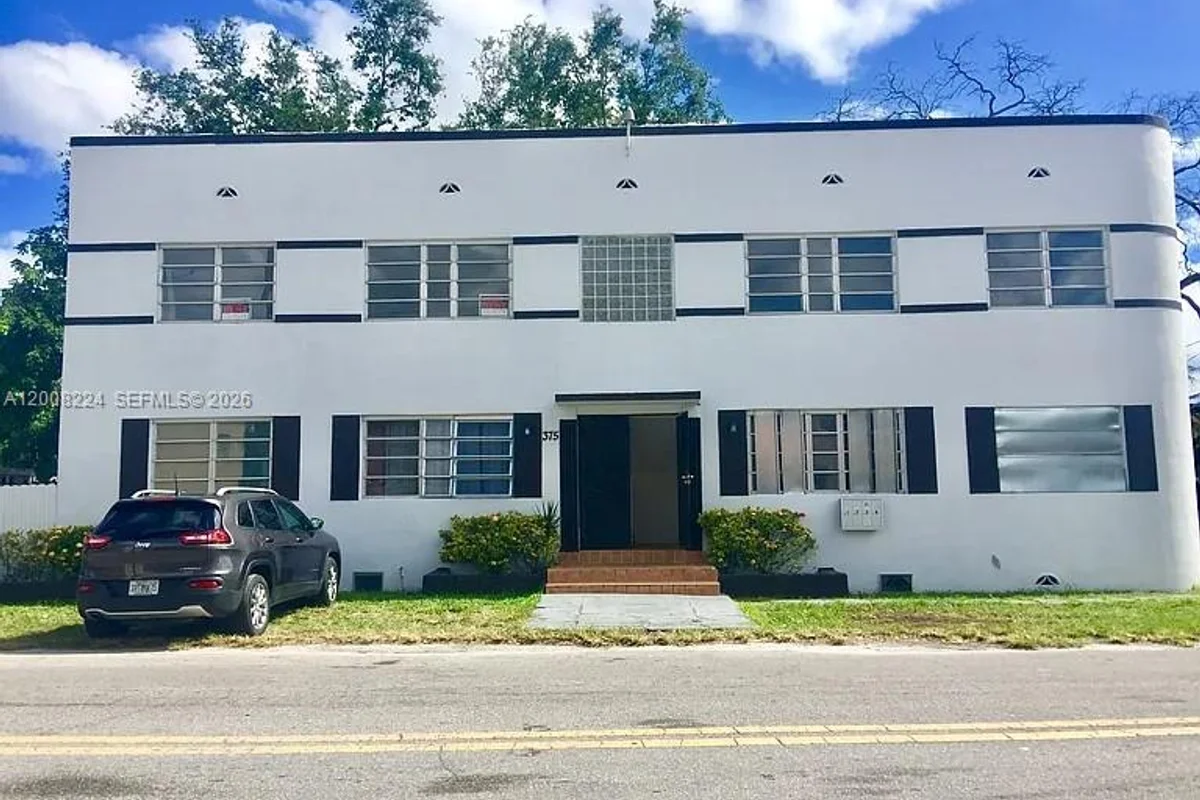 375 SW 19th Ave #1, Miami: photo 1 of 29