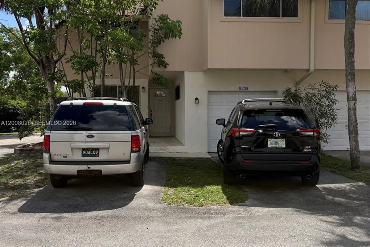 8208 NW 9th Ct #1, Plantation: photo 1 of 35