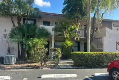 9926 Nob Hill Ct, Sunrise: photo 1 of 9