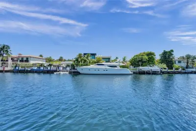 455 Paradise Isle Blvd #104, Hallandale Beach: photo 1 of 19
