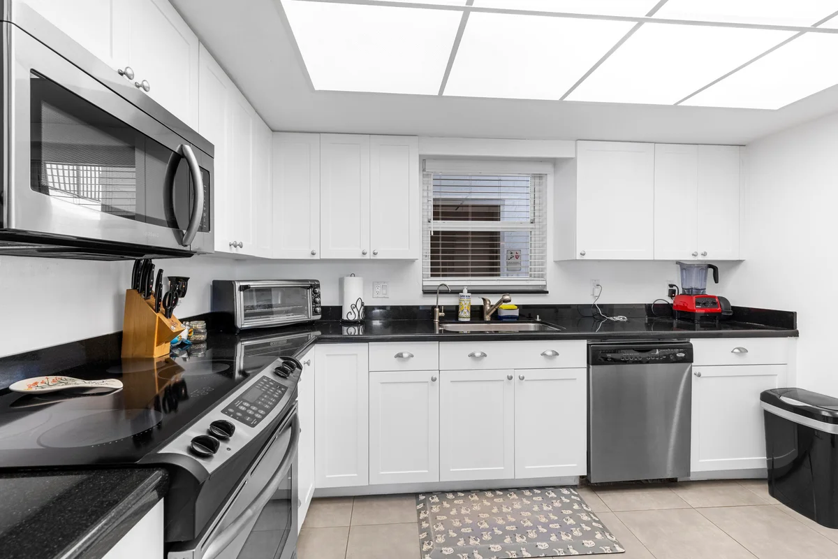 1212 SE 2nd Ct #303, Fort Lauderdale: photo 1 of 30