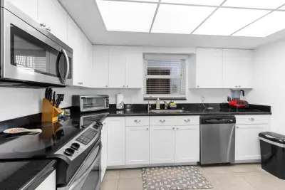 1212 SE 2nd Ct #303, Fort Lauderdale: photo 1 of 30