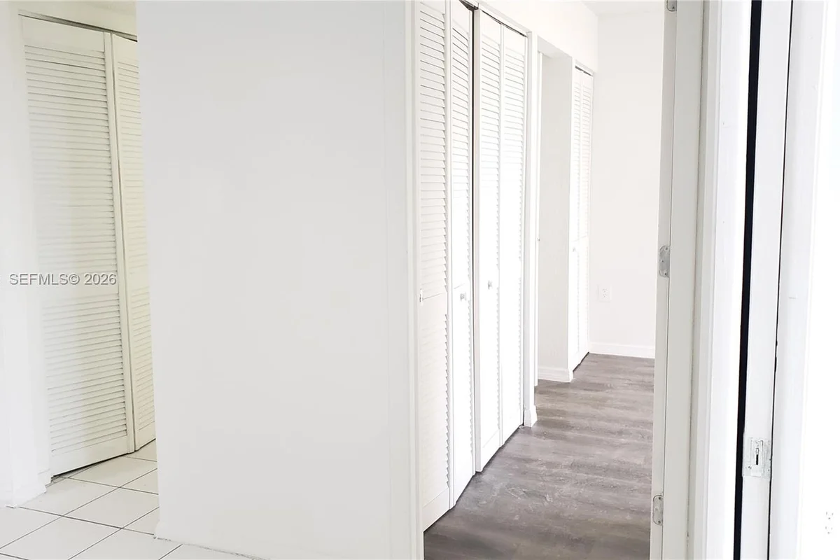1251 NE 108th St #215, Miami: photo 1 of 10