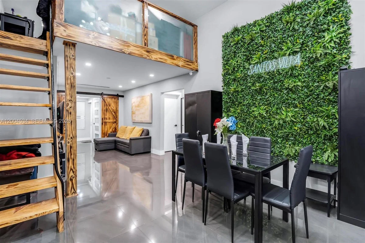 1741 NW 44th St, Miami: photo 1 of 45