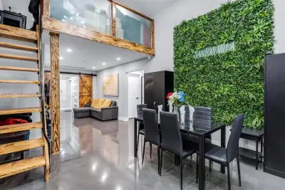 1741 NW 44th St, Miami: photo 1 of 45