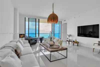 18975 Collins Ave #4303, Sunny Isles Beach: photo 1 of 15
