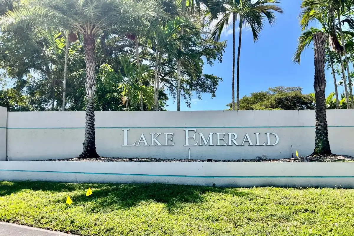 113 Lake Emerald Dr #209, Oakland Park: photo 1 of 19