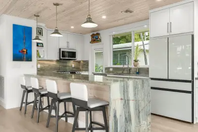 3211 SE 11th St #3e, Pompano Beach: photo 1 of 48