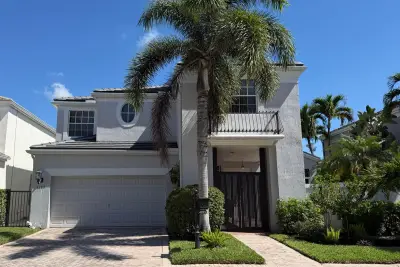 4285 NW 62nd Rd, Boca Raton: photo 1 of 39