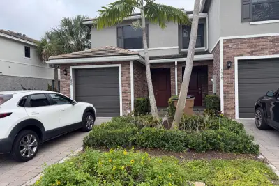 178 SE 5th Ct SE, Deerfield Beach: photo 1 of 1