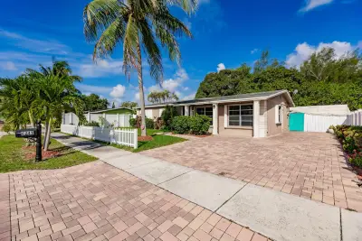 4241 NE 1st Ter, Pompano Beach: photo 1 of 1