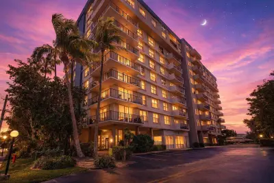 1625 SE 10th Ave #905, Fort Lauderdale: photo 1 of 34