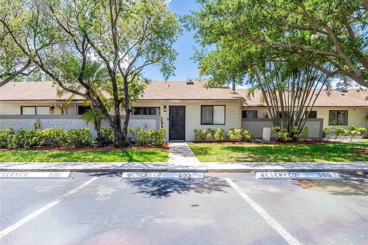 9804 NW 37th St #3E, Sunrise: photo 1 of 42