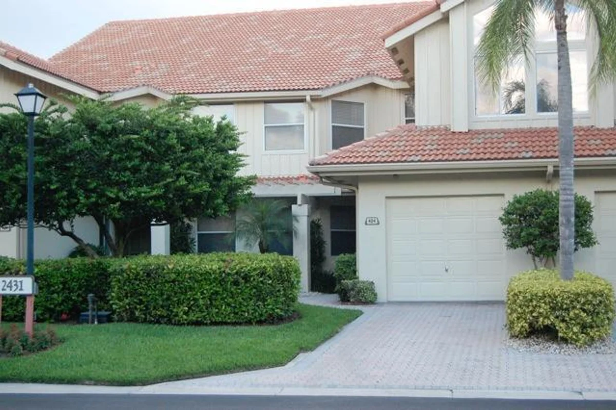 2431 NW 59th St #404, Boca Raton: photo 1 of 27