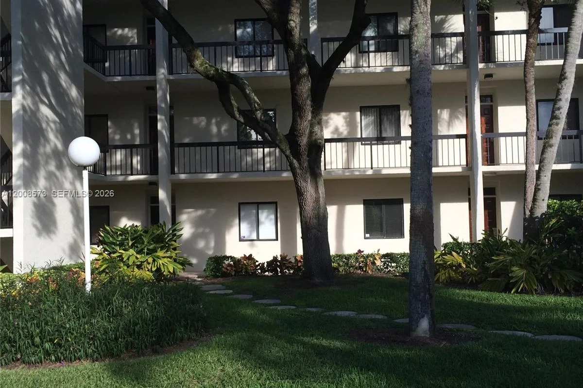 3050 Presidential Way #101, West Palm Beach: photo 1 of 43