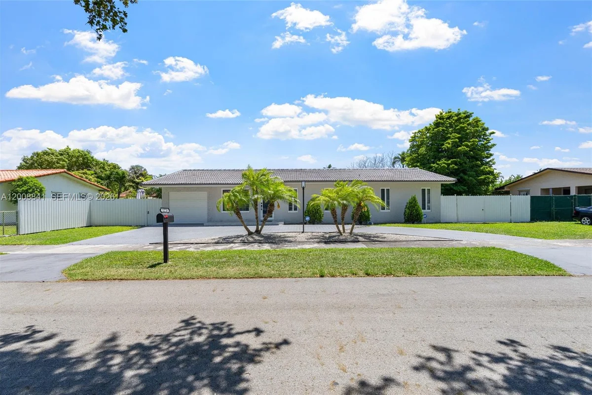 12724 SW 33rd Ter, Miami: photo 1 of 41