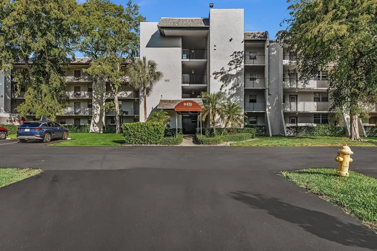 9470 Poinciana Pl #303, Davie: photo 1 of 77