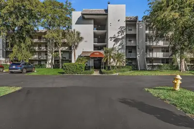9470 Poinciana Pl #303, Davie: photo 1 of 77