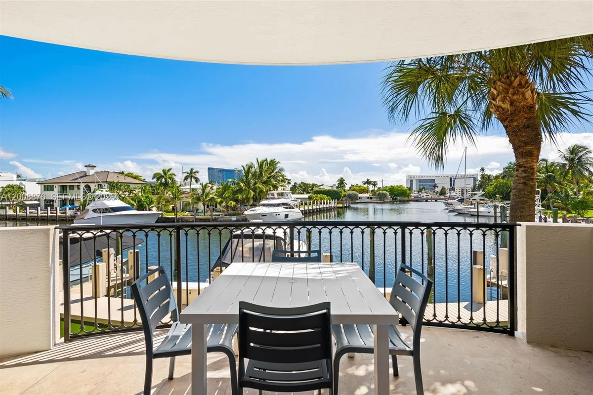 1414 SE 12th St #1B, Fort Lauderdale: photo 1 of 34