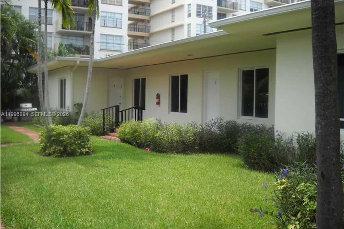 1040 92 St #3, Bay Harbor Islands: photo 1 of 14