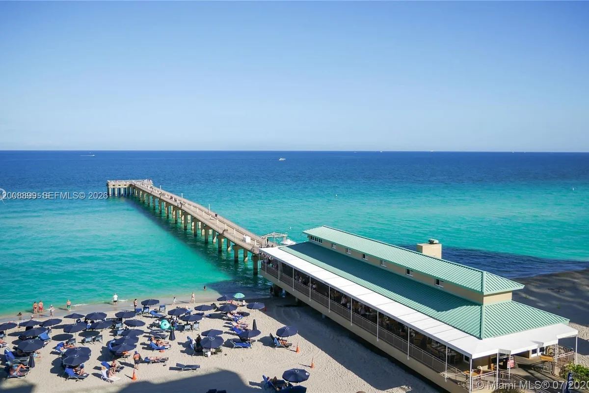 16699 Collins Ave-str-00062 #3608, Sunny Isles Beach: photo 1 of 15