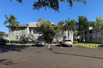 471 NE 210th Circle Ter #103, Miami: photo 1 of 17