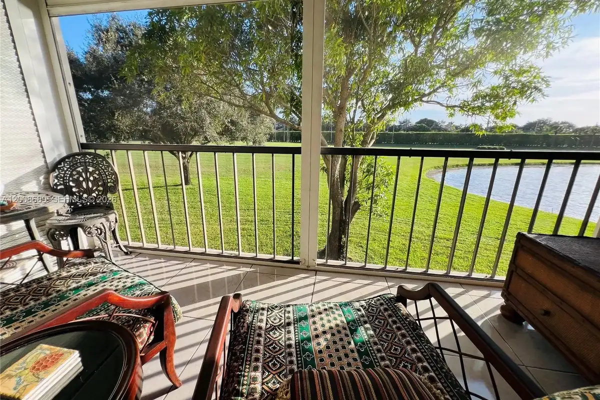 9820 S Hollybrook Lake Dr #202, Pembroke Pines: photo 1 of 50