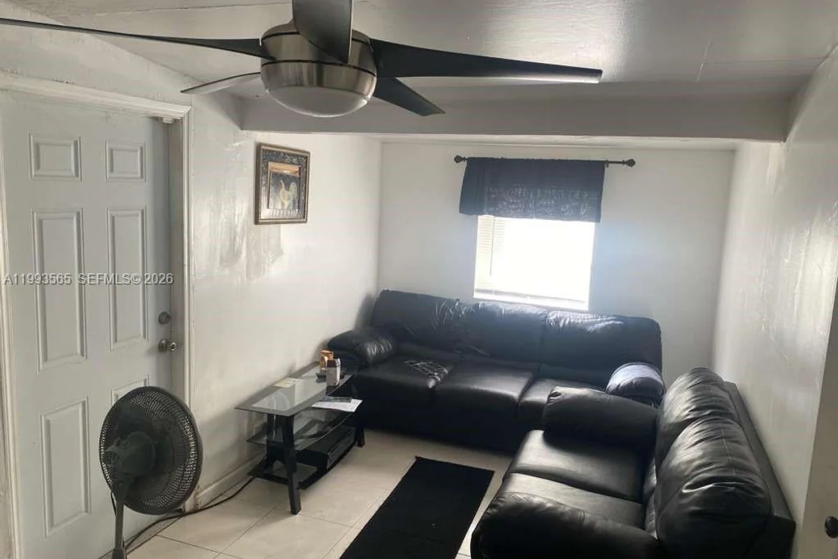 712 57th St, West Palm Beach: photo 1 of 44