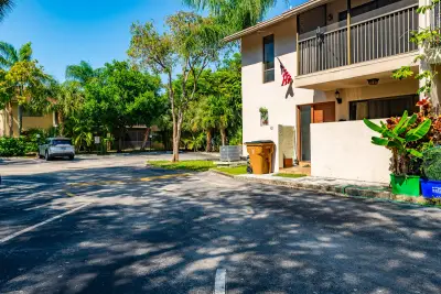 740 SE 1st Way #101, Deerfield Beach: photo 1 of 41