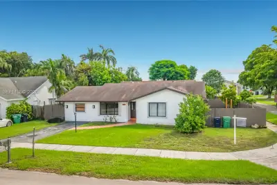 9825 SW 132nd Ct, Miami: photo 1 of 60