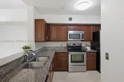 2451 Centergate Dr #303, Miramar: photo 1 of 10
