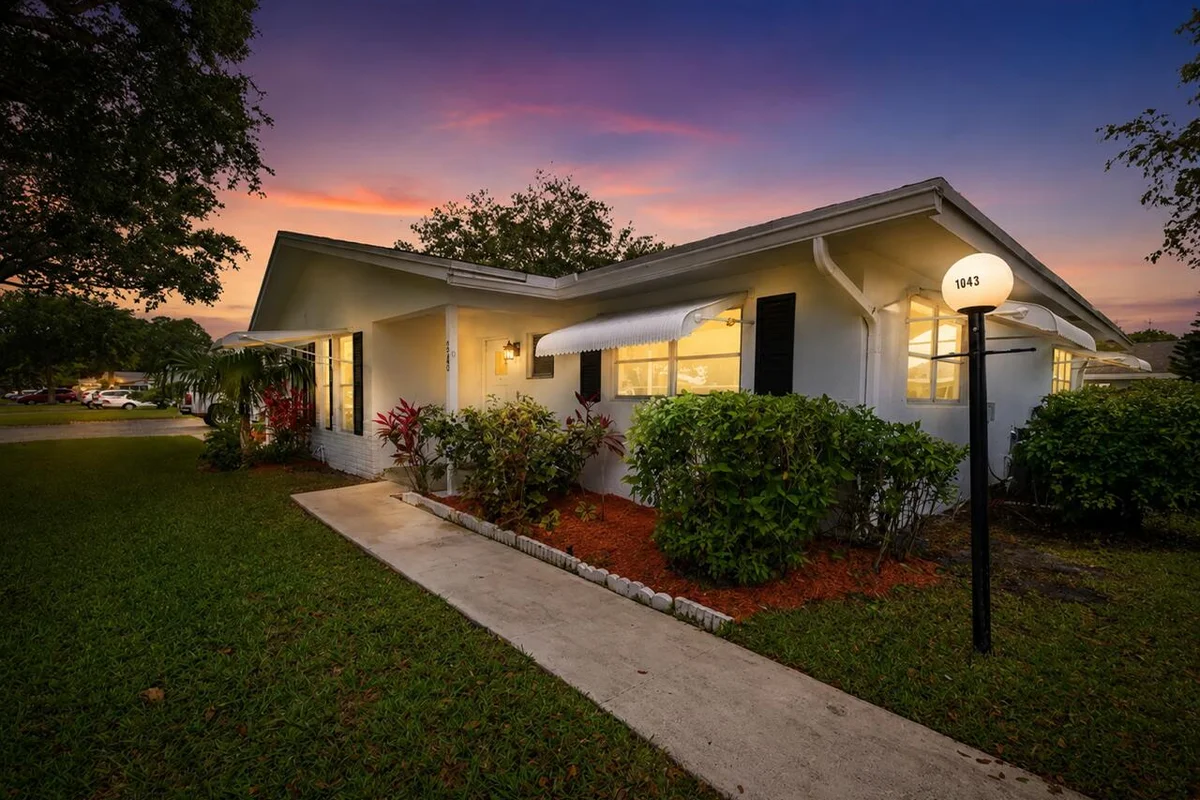 1043 NW 85th Ave #B-4, Plantation: photo 1 of 16