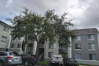 711 SW 111th Way #301, Pembroke Pines: photo 1 of 20