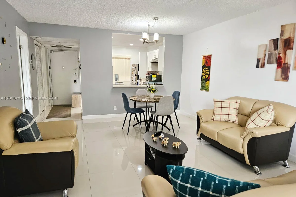 8818 W Mcnab Rd #303, Tamarac: photo 1 of 33