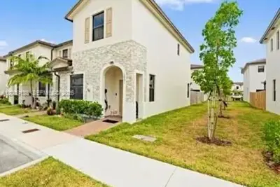 12901 SW 232nd Ln, Homestead: photo 1 of 12