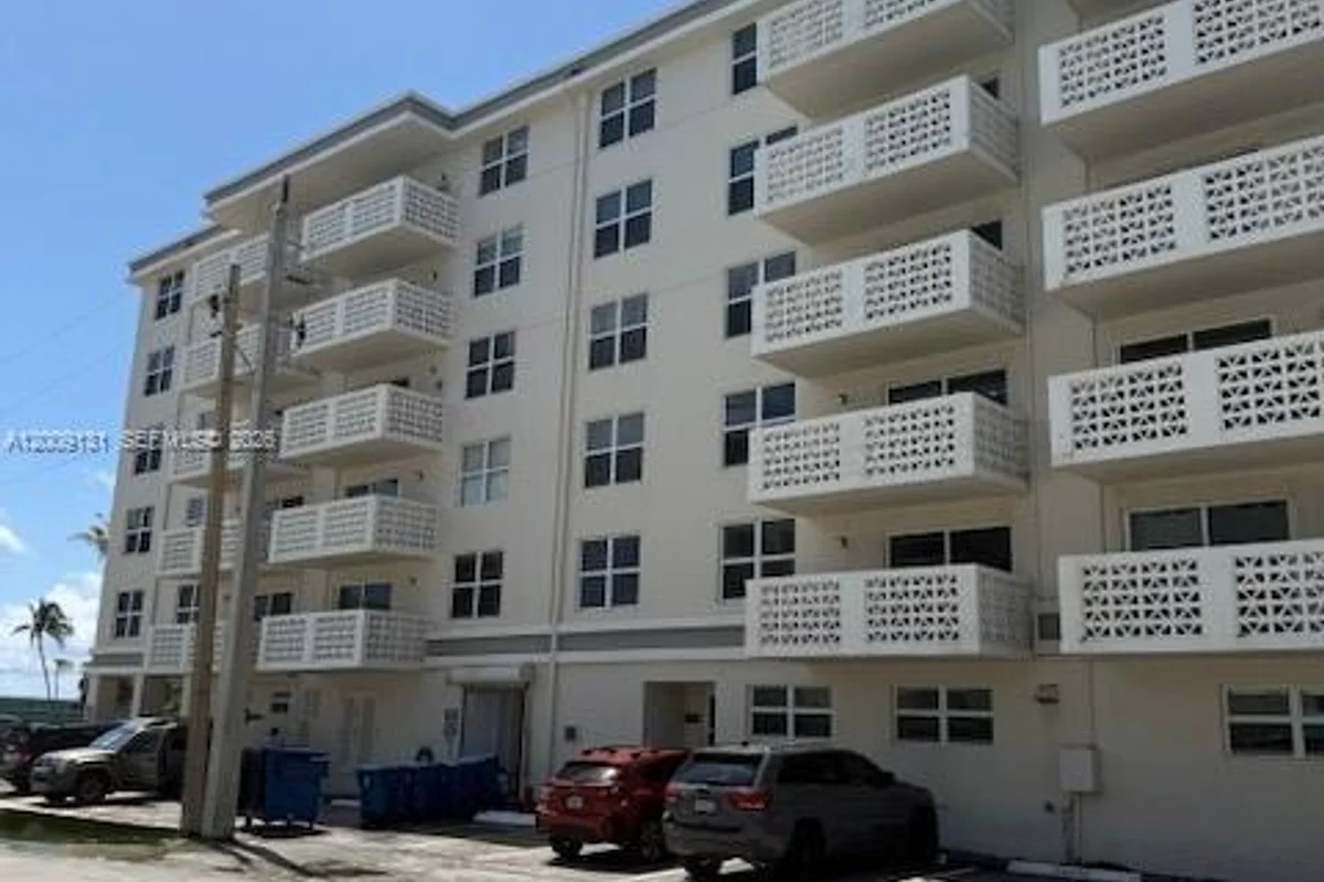 1901 S Ocean Dr #207, Hollywood: photo 1 of 23