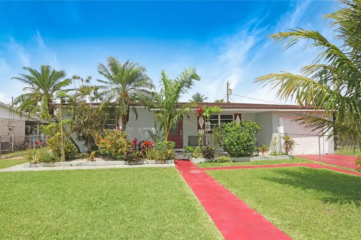 1762 NW 8th Ave, Homestead: photo 1 of 24
