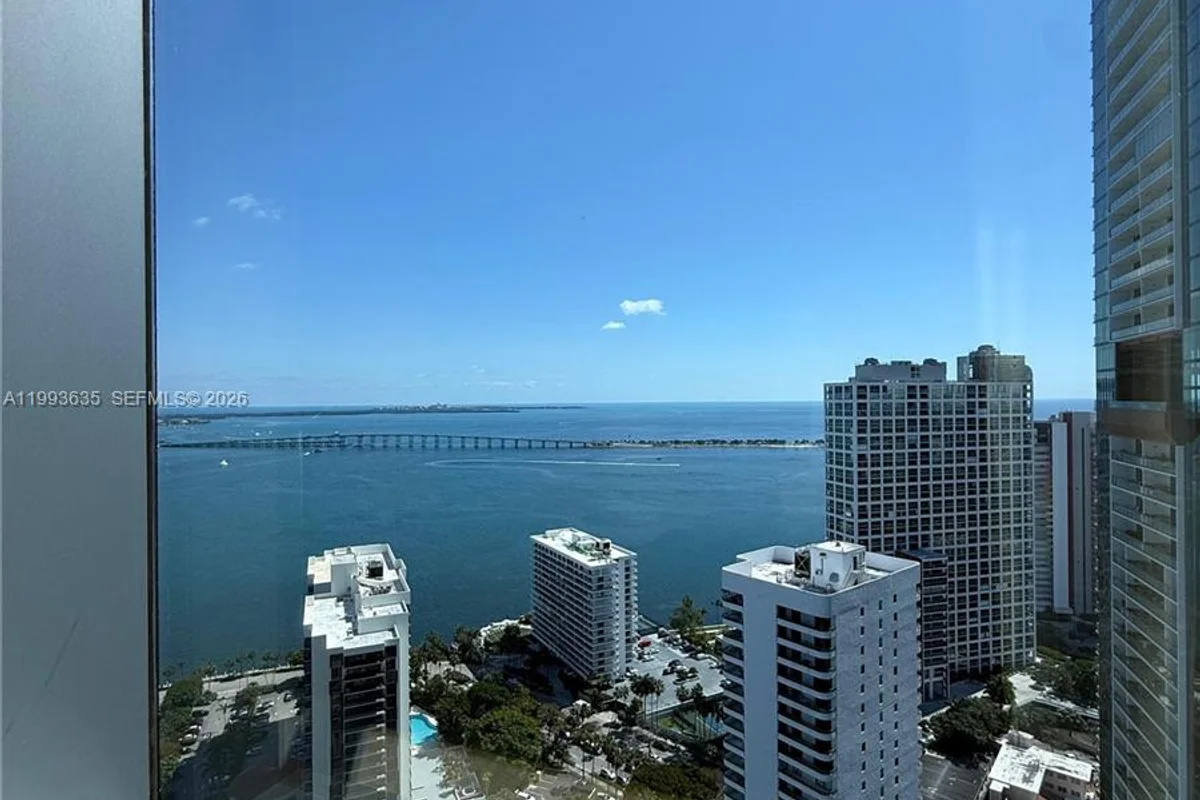 1435 Brickell Ave #3305, Miami: photo 1 of 10