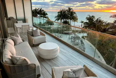 18975 Collins Ave #304, Sunny Isles Beach: photo 1 of 9