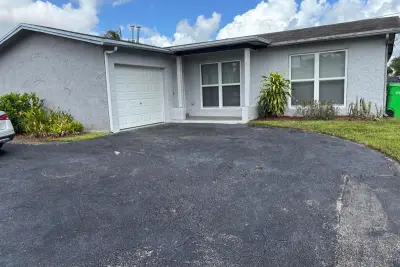 11421 NW 39th Pl, Sunrise: photo 1 of 20