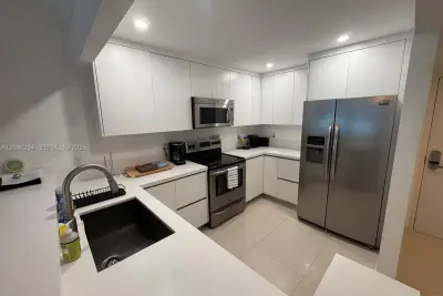 2301 Collins Ave #427, Miami Beach: photo 1 of 25
