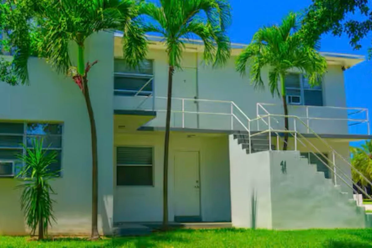41 NE 1st Ave #1-4, Dania Beach: photo 1 of 13
